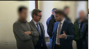Vor der Hauptverhandlung: Abklärung der Standpunkte zwischen dem Verteidiger des Milizsoldaten und mir.